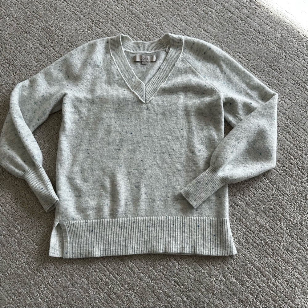 Loft v-neck sweater size XS